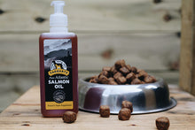 Load image into Gallery viewer, Taggarts Pure Atlantic Salmon Oil Closeup

